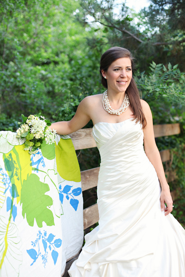 organic-garden-bridal-session