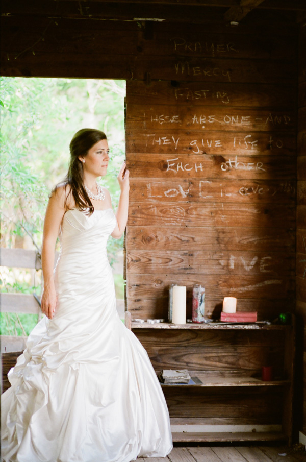 organic-garden-bridal-session