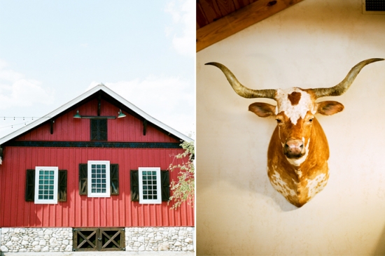 Red barn and longhorn skull: rustic wedding venue