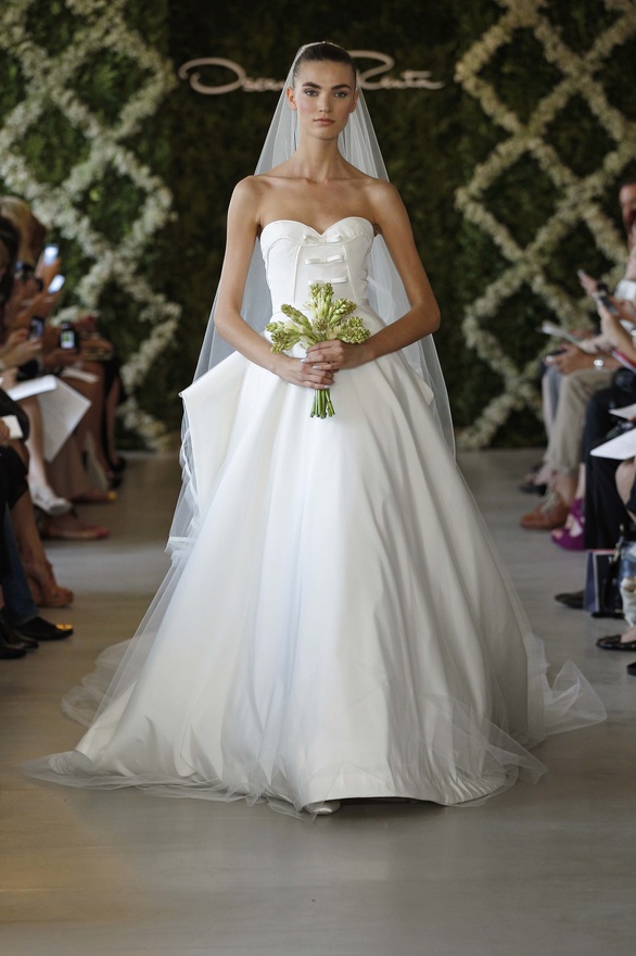 oscar-de-la-renta-bridal-2013-collection