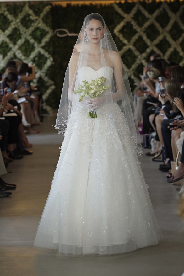 oscar-de-la-renta-bridal-2013-collection
