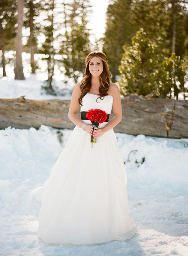 snowy-winter-wedding-ideas