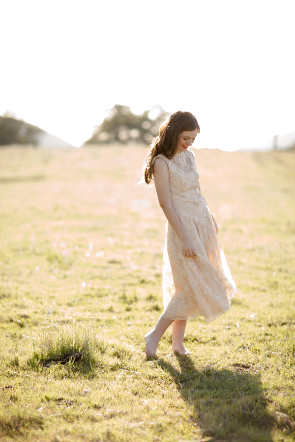soft-vintage-engagement-session