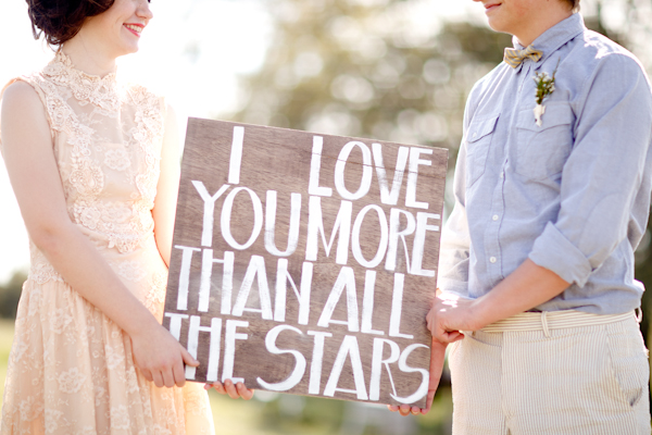 soft-vintage-engagement-session