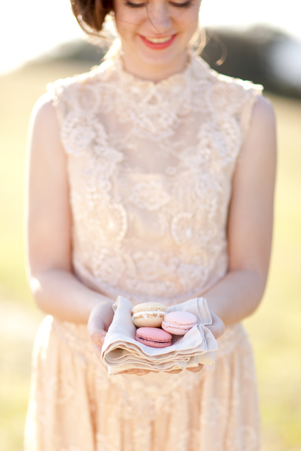soft-vintage-engagement-session