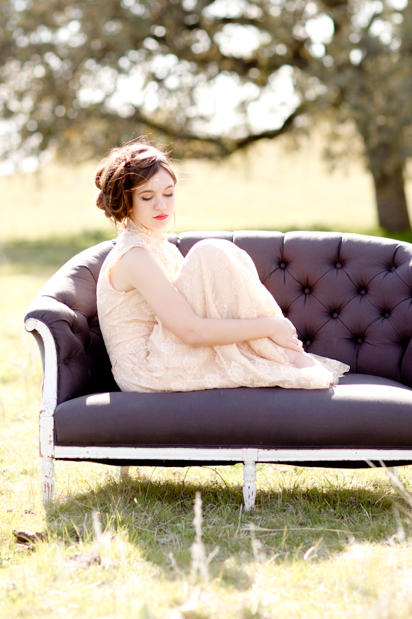 soft-vintage-engagement-session