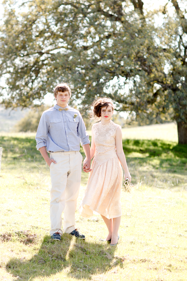 soft-vintage-engagement-session