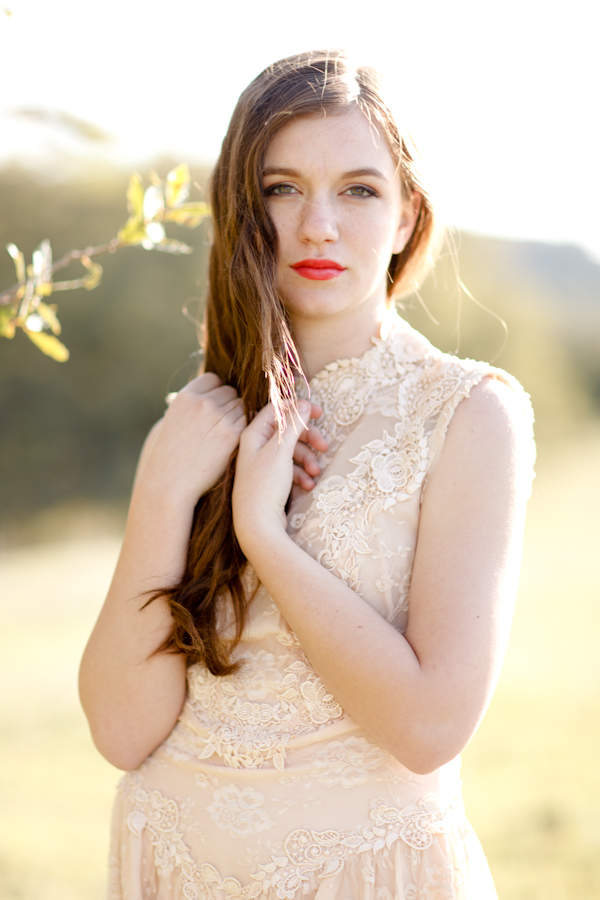 soft-vintage-engagement-session