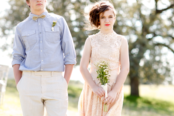 soft-vintage-engagement-session