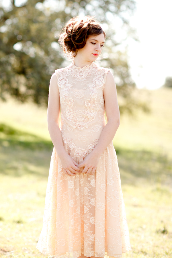 soft-vintage-engagement-session
