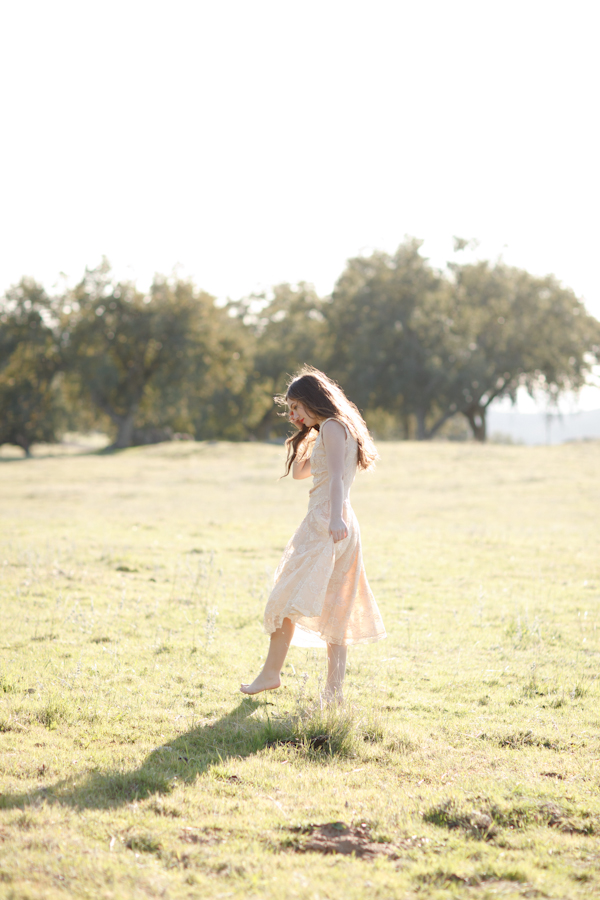 soft-vintage-engagement-session