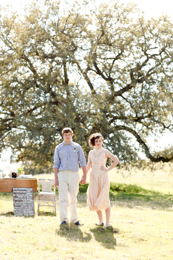 soft-vintage-engagement-session