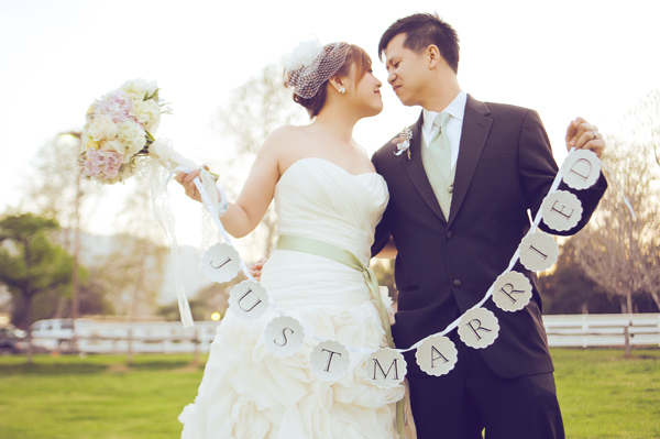 vintage-chic-spring-time-wedding