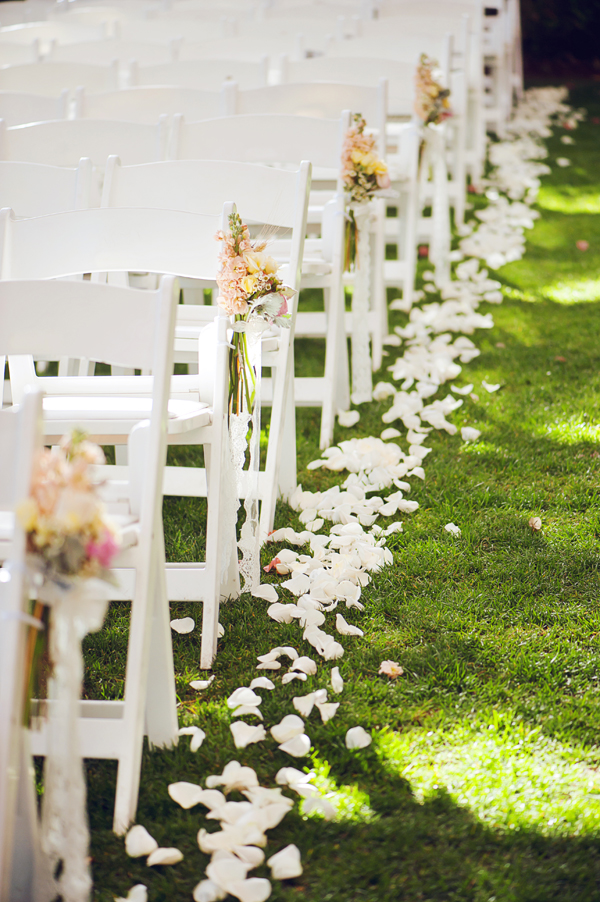 vintage-chic-spring-time-wedding