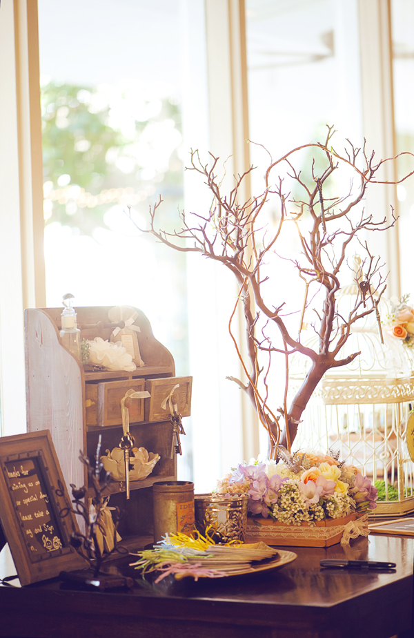 vintage-chic-spring-time-wedding