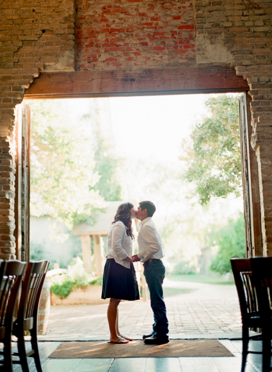 Gruene Engagement session with beautiful light | Jen & Cris