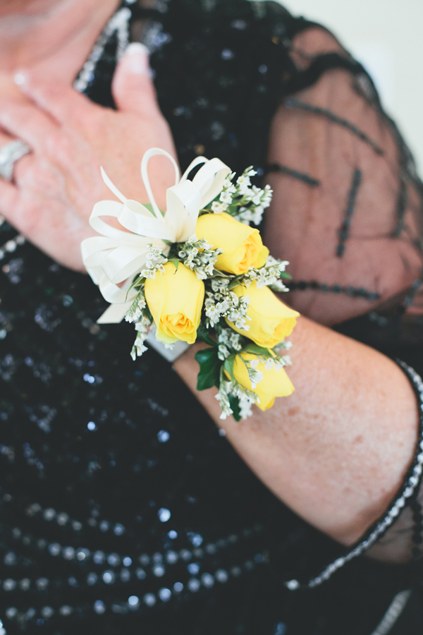 homespun-yellow-wedding-ideas