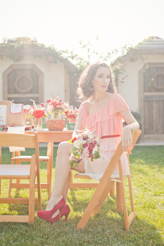 strawberry-garden-bridal-shower-ideas