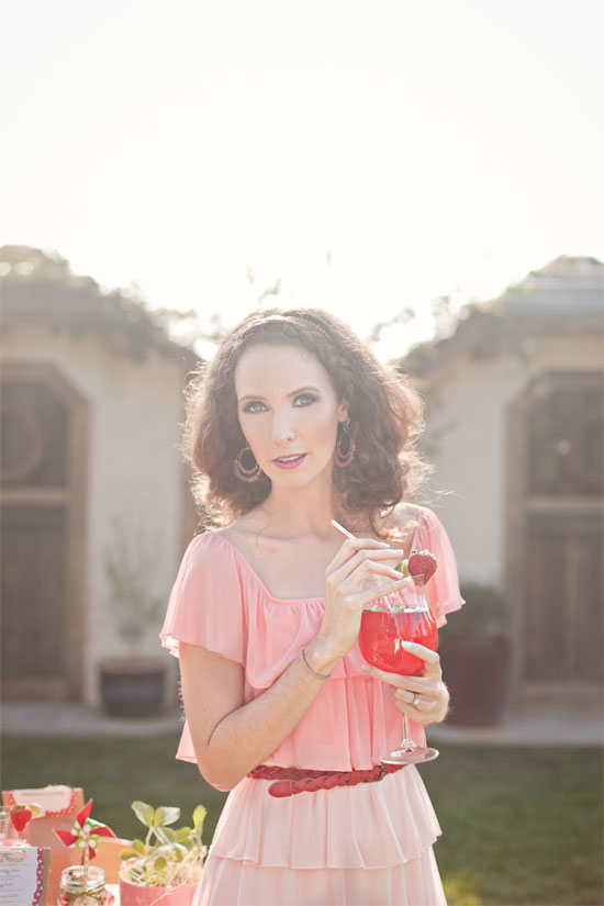 strawberry-garden-bridal-shower-ideas