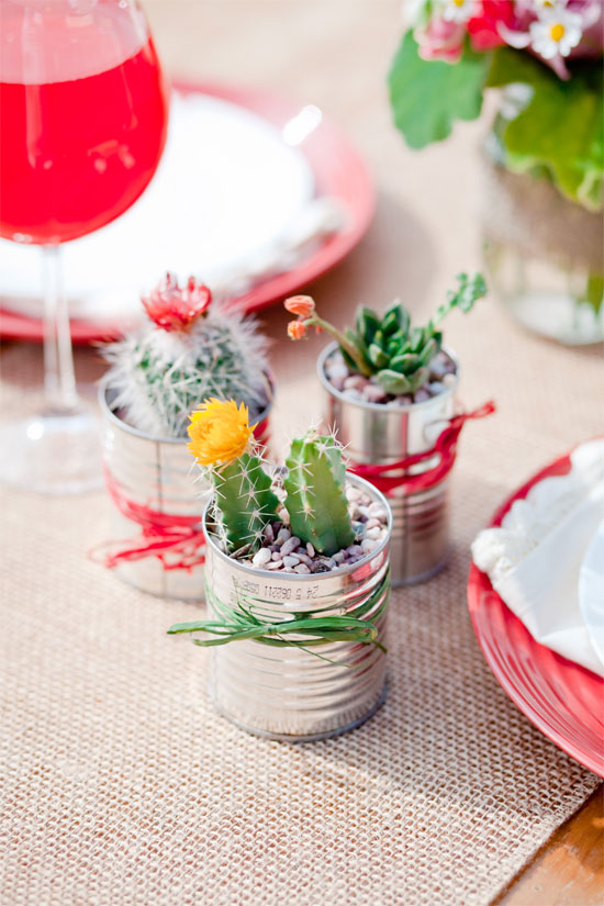 strawberry-garden-bridal-shower-ideas
