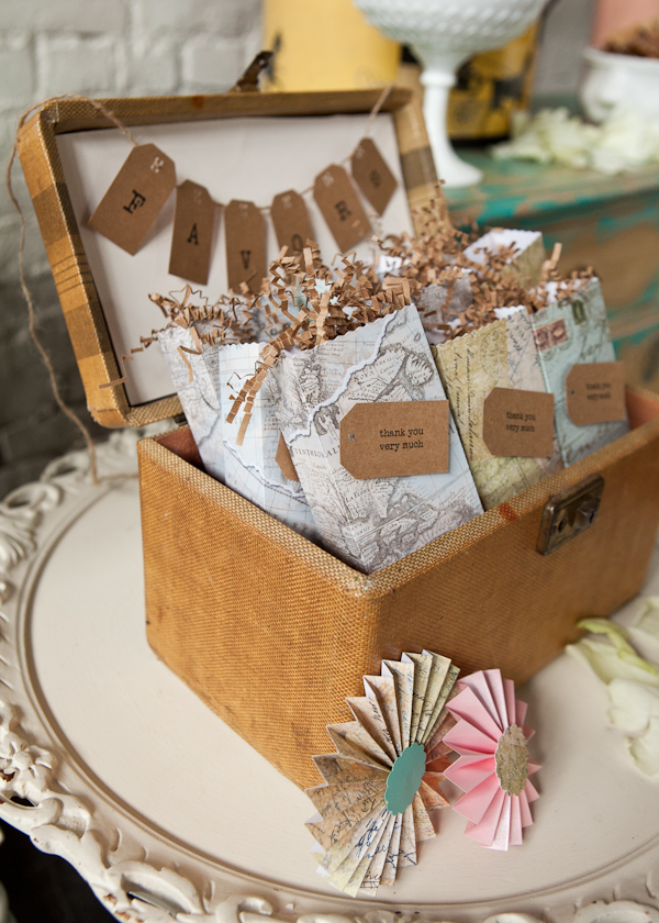 vintage-travel-wedding-ideas