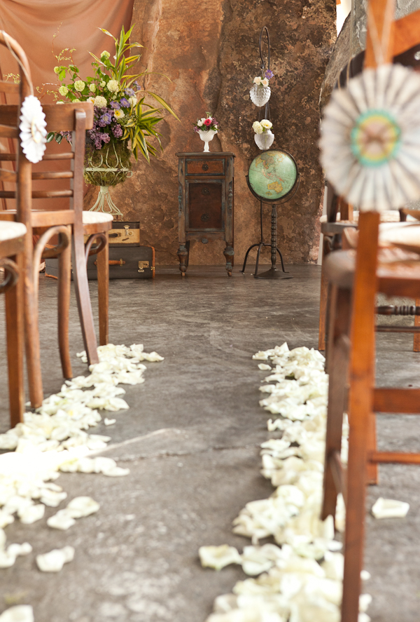 vintage-travel-wedding-ideas