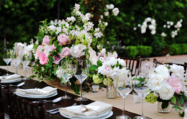 glamorous-and-elegant-backyard-wedding