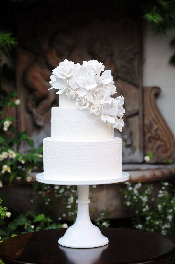 glamorous-and-elegant-backyard-wedding