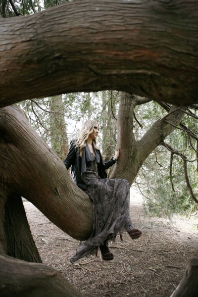 hip-and-stylish-engagement-shoot-from