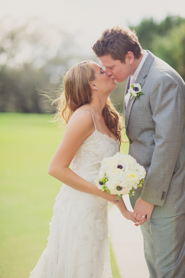 lavender-and-white-wedding-ideas-with