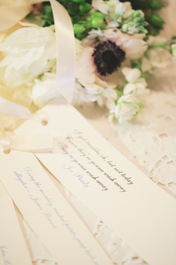 lavender-and-white-wedding-ideas-with
