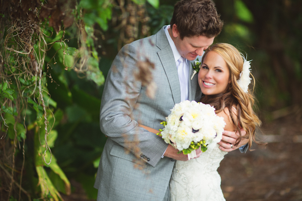 lavender-and-white-wedding-ideas-with