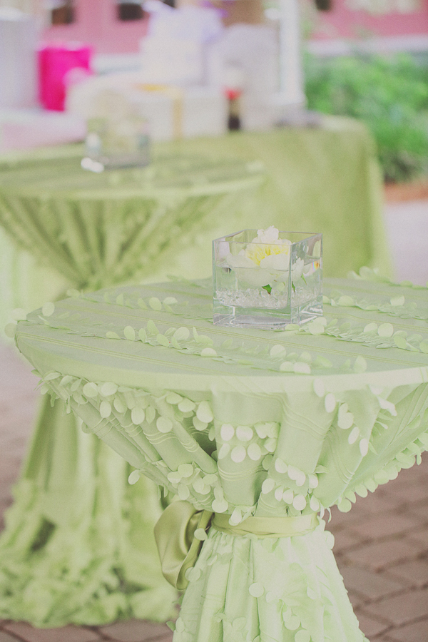 lavender-and-white-wedding-ideas-with