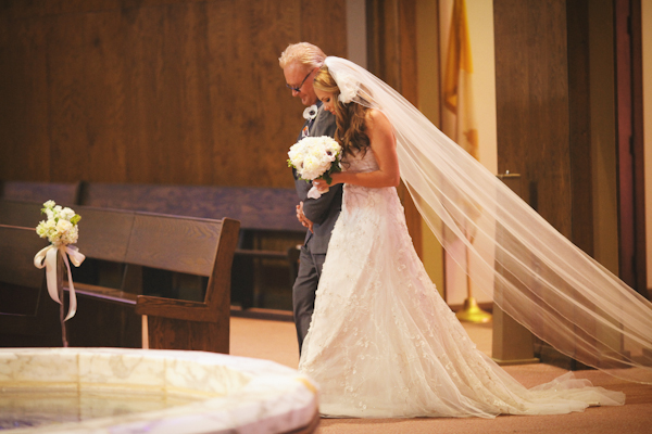 lavender-and-white-wedding-ideas-with