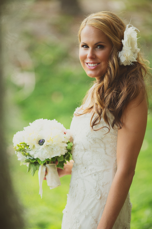lavender-and-white-wedding-ideas-with