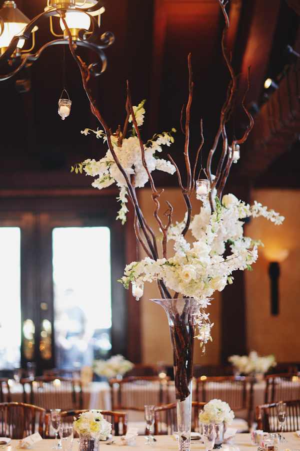 lavender-and-white-wedding-ideas-with