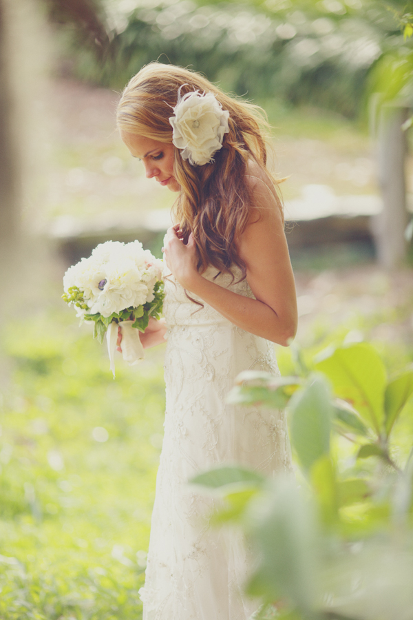 lavender-and-white-wedding-ideas-with