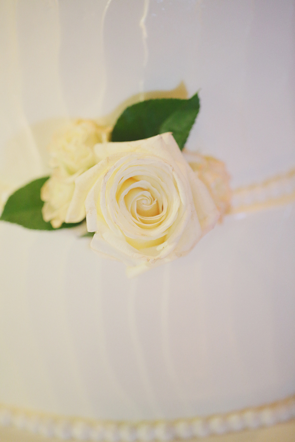 lavender-and-white-wedding-ideas-with