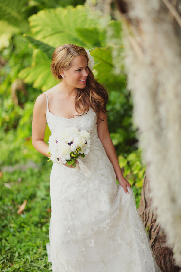 lavender-and-white-wedding-ideas-with