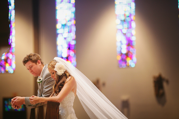 lavender-and-white-wedding-ideas-with