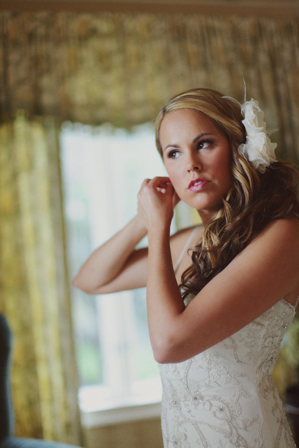 lavender-and-white-wedding-ideas-with