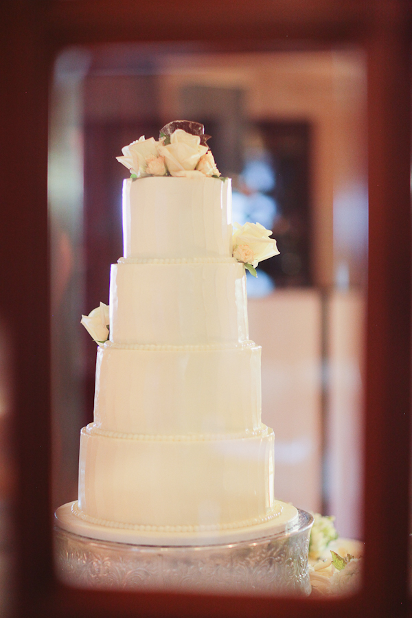 lavender-and-white-wedding-ideas-with