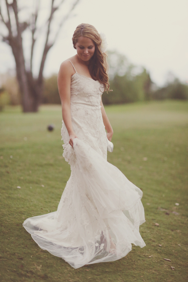 lavender-and-white-wedding-ideas-with