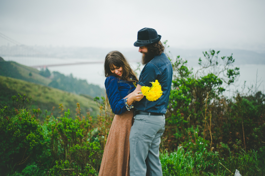san-francisco-rainy-day-engagement