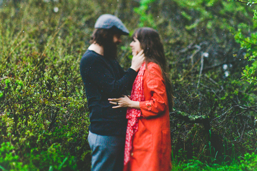 san-francisco-rainy-day-engagement