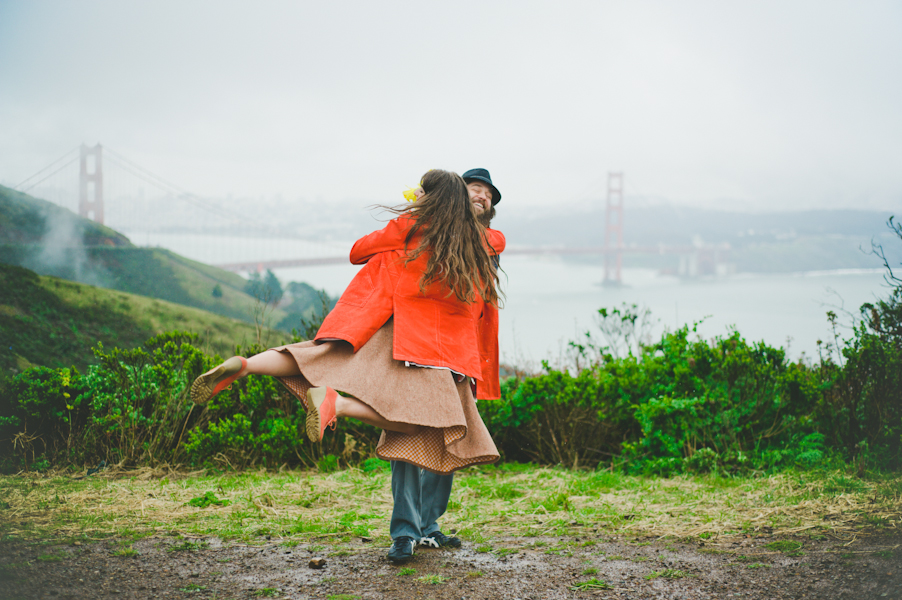 san-francisco-rainy-day-engagement