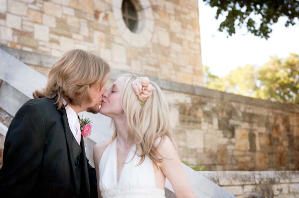 unique-and-artsy-backyard-wedding