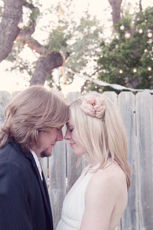unique-and-artsy-backyard-wedding