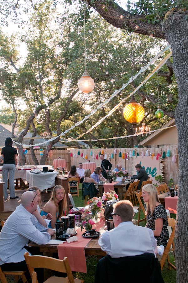 unique-and-artsy-backyard-wedding