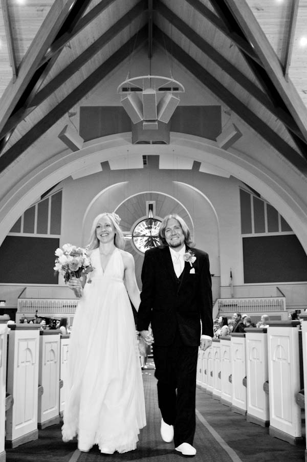 unique-and-artsy-backyard-wedding